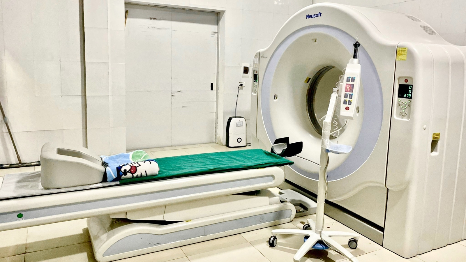 Máy CT-Scanner, nội soi tử cung, điều trị phụ khoa tổng hợp